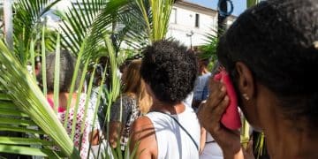 5 Documentários Brasileiros Essenciais para Entender o Brasil Atual - Cover Image